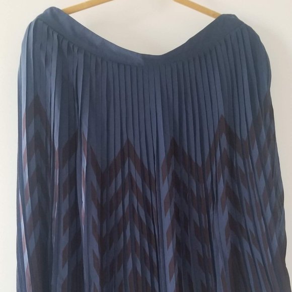 Modcloth Dresses & Skirts - Blue & Black Chevron Skirt from ModCloth